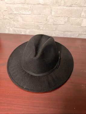 Black Wide-Brim Fedora Hat - Classic Women’s Accessory
